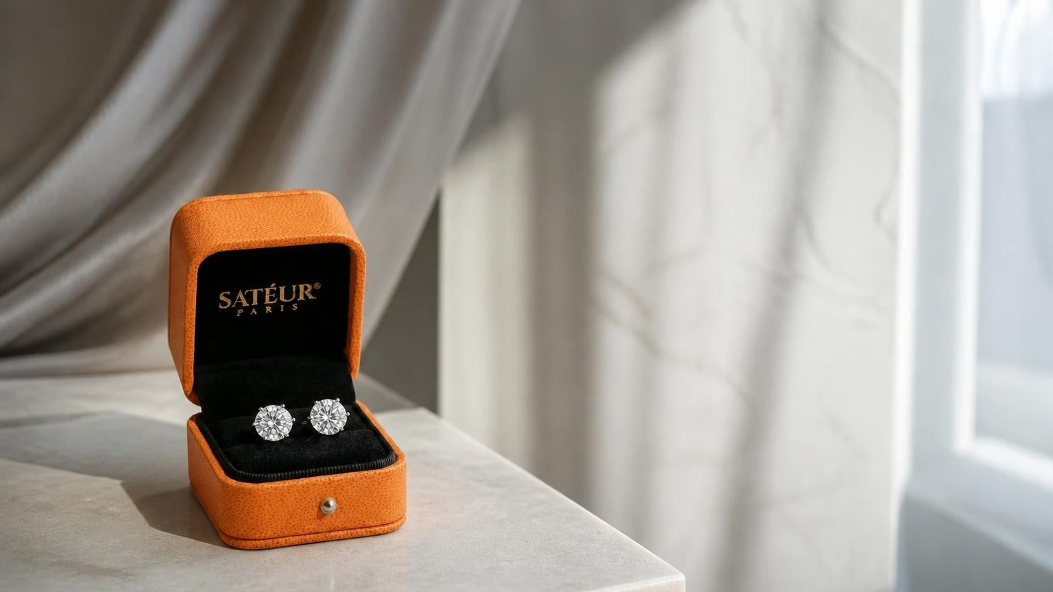 Moissanite vs Diamond Studs: Sparkle, Price & Pick