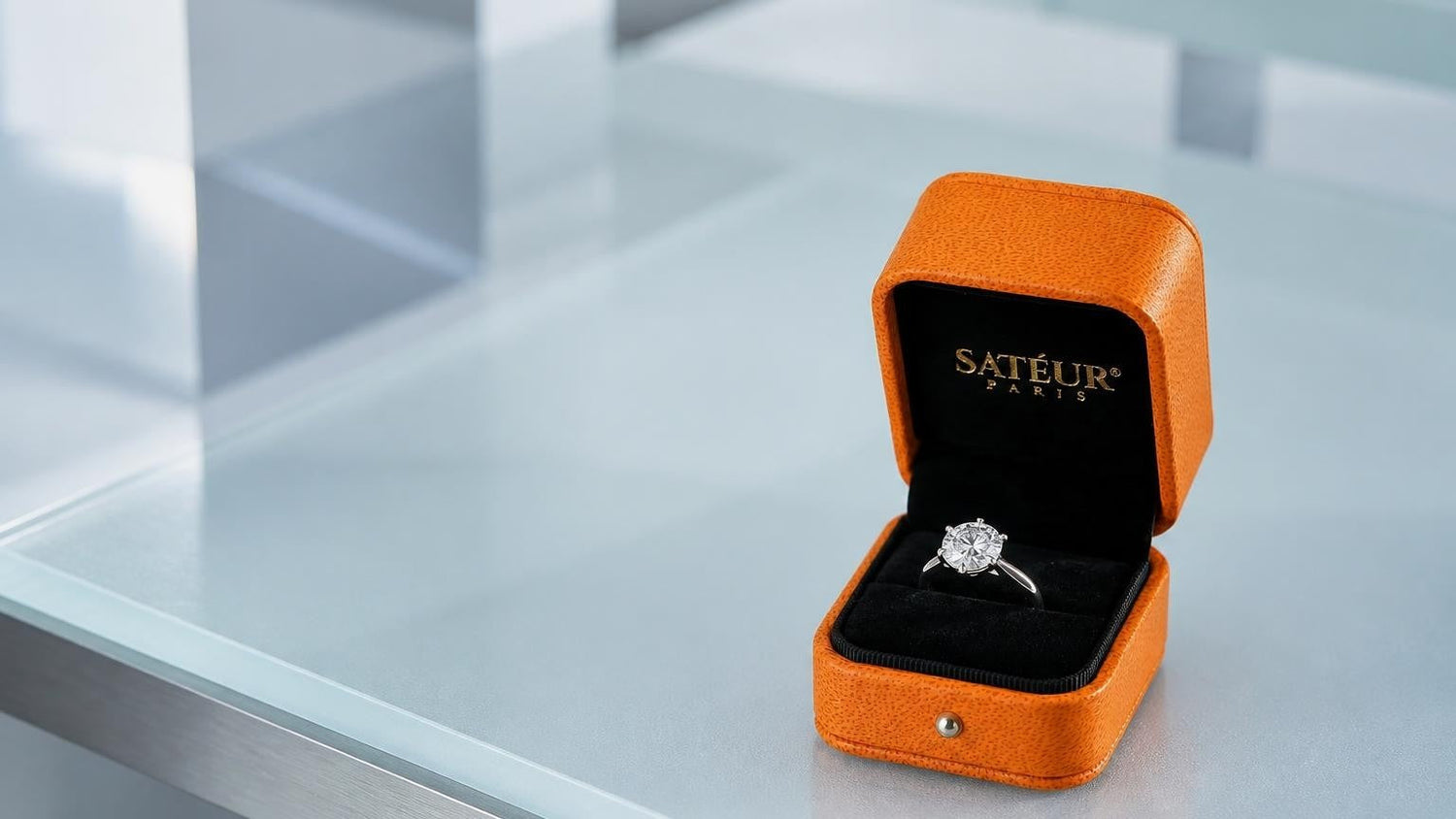 lab grown diamond color and clarity guide – hero