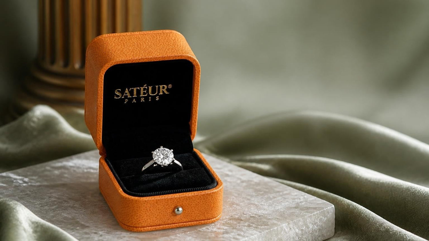 lab grown diamond vs moissanite hero
