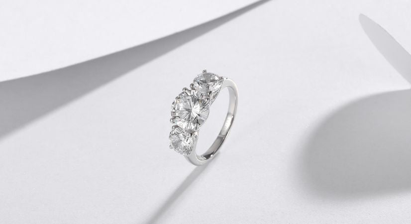 預算有限?沒關係,1 萬元以下的價格範圍內找到完美的求婚戒指!