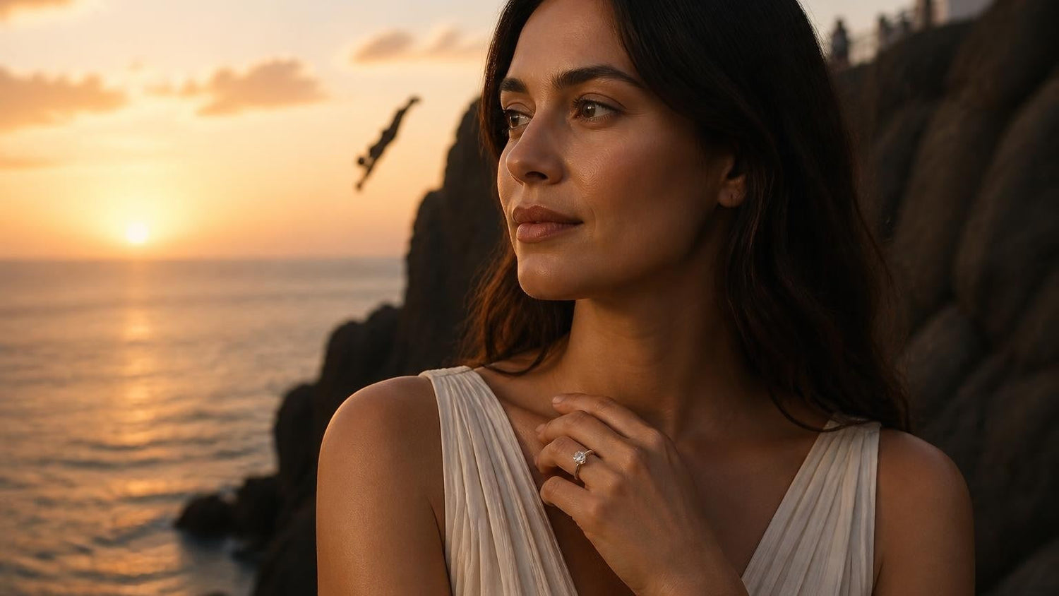 Best engagement rings in Acapulco — Satéur Destinée Ring worn at sunset near La Quebrada