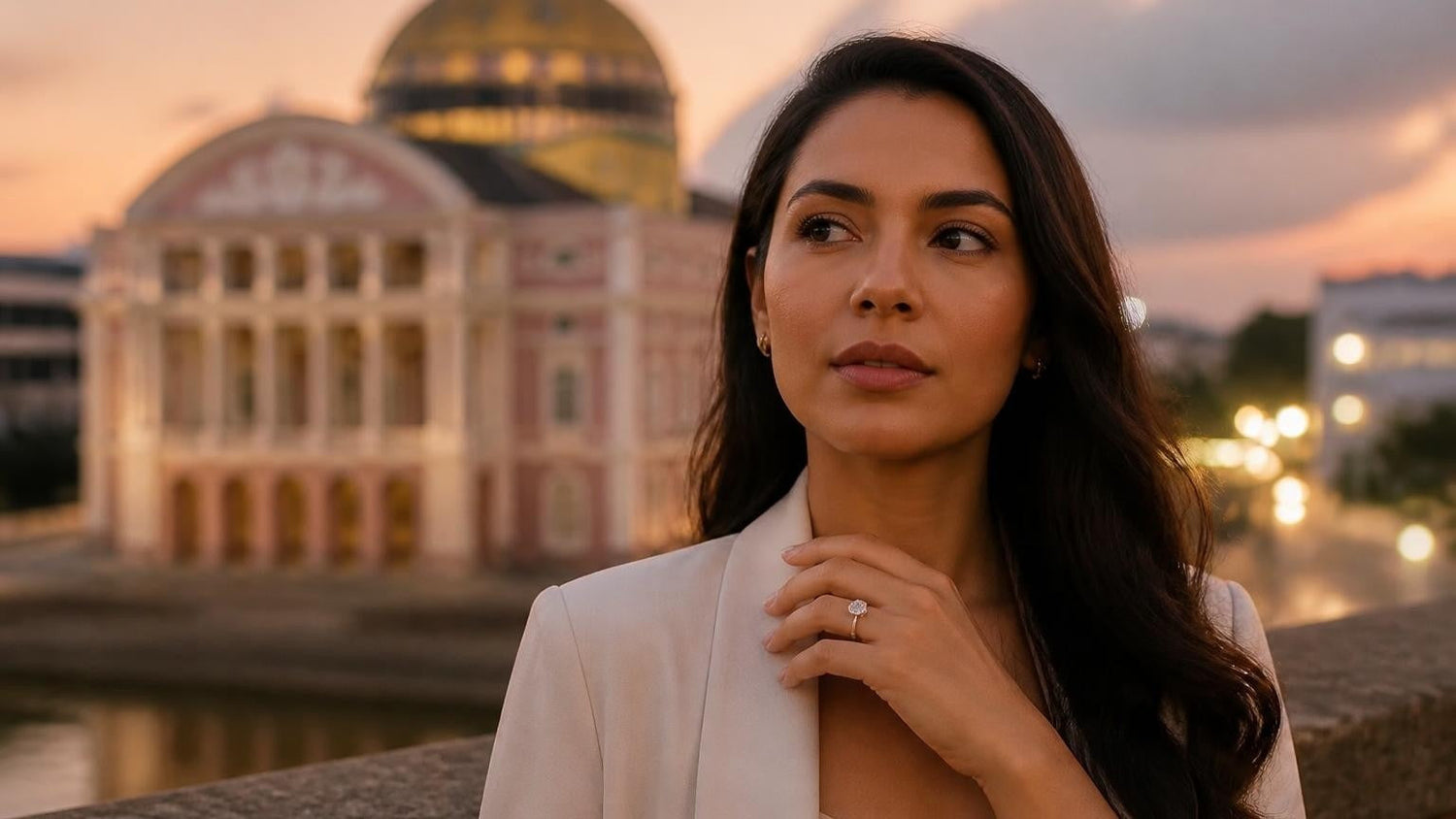 Best engagement rings in Manaus — Brazilian woman with Satéur Destinée Ring™, Teatro Amazonas at dusk
