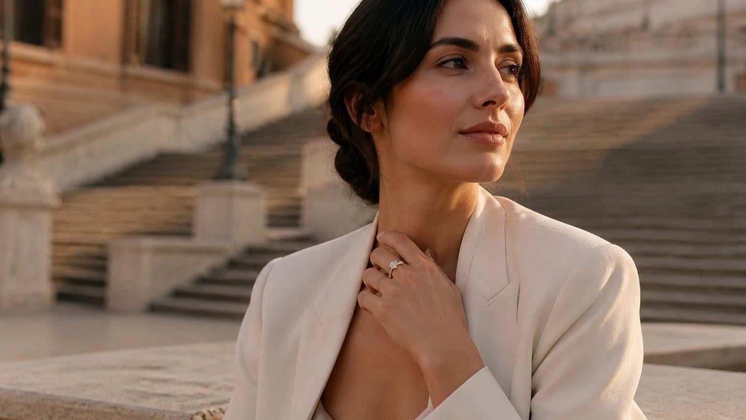 Best engagement rings in Rome — elegant Roman woman at the Spanish Steps wearing the Satéur Destinée Ring™