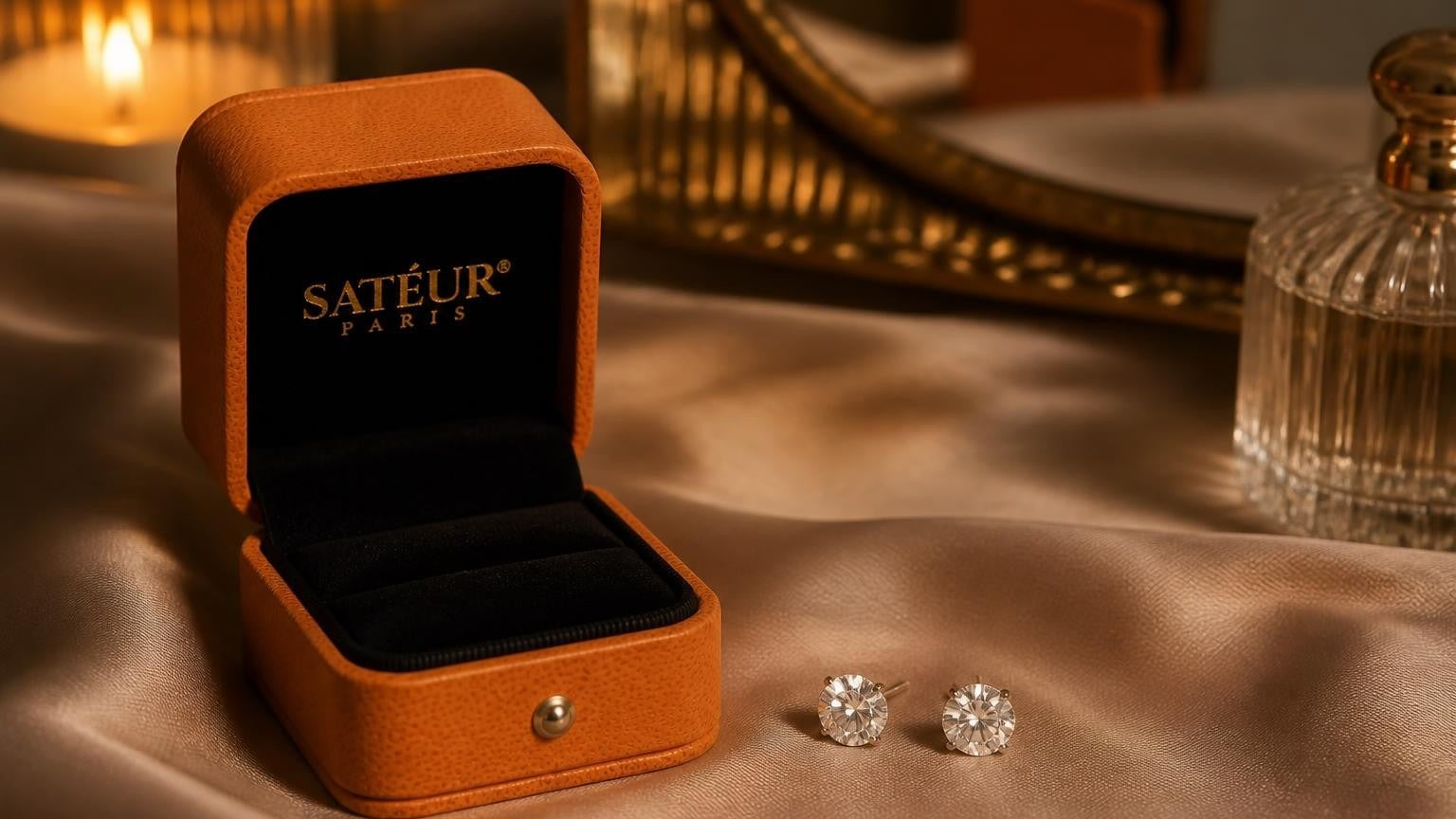 Best fake diamond earrings in an open Satéur box