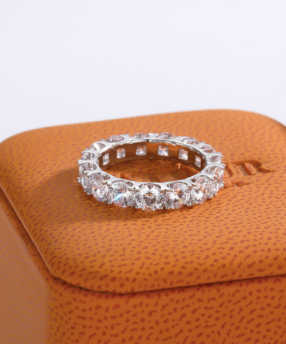 Satéur Tout Autour 1874 Diamond Ring™, or blanc 18 carats, taille ronde