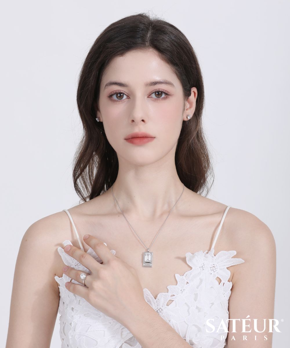 Satéur Parisian Treasure® Emerald Diamond Necklace, 18K White Gold