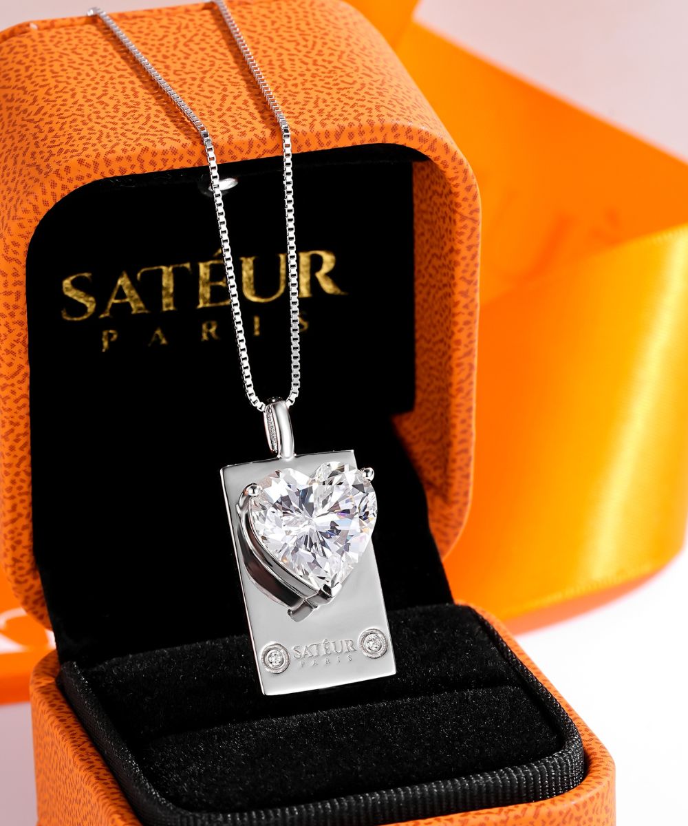 Satéur Parisian Treasure® Amouré Diamond Necklace, 18K White Gold