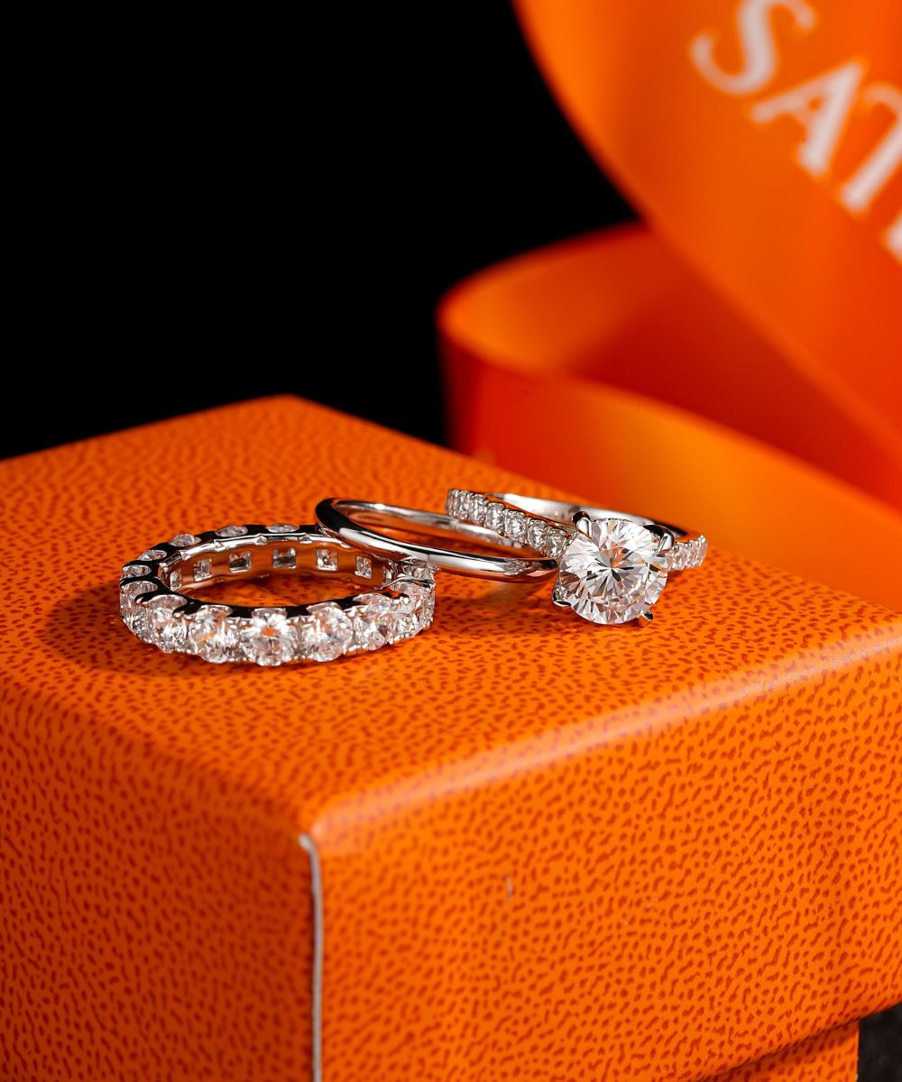 مجموعة جامع الألماس 1874™ من ساتور، ذهب أبيض عيار 18، قطع دائري