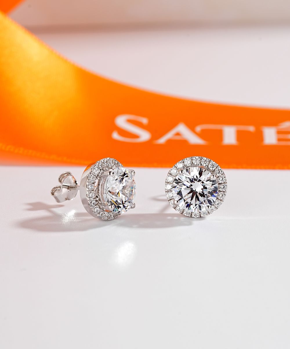 Satéur Belle Dame 鑽石耳環™,18K 白金,圓形切割
