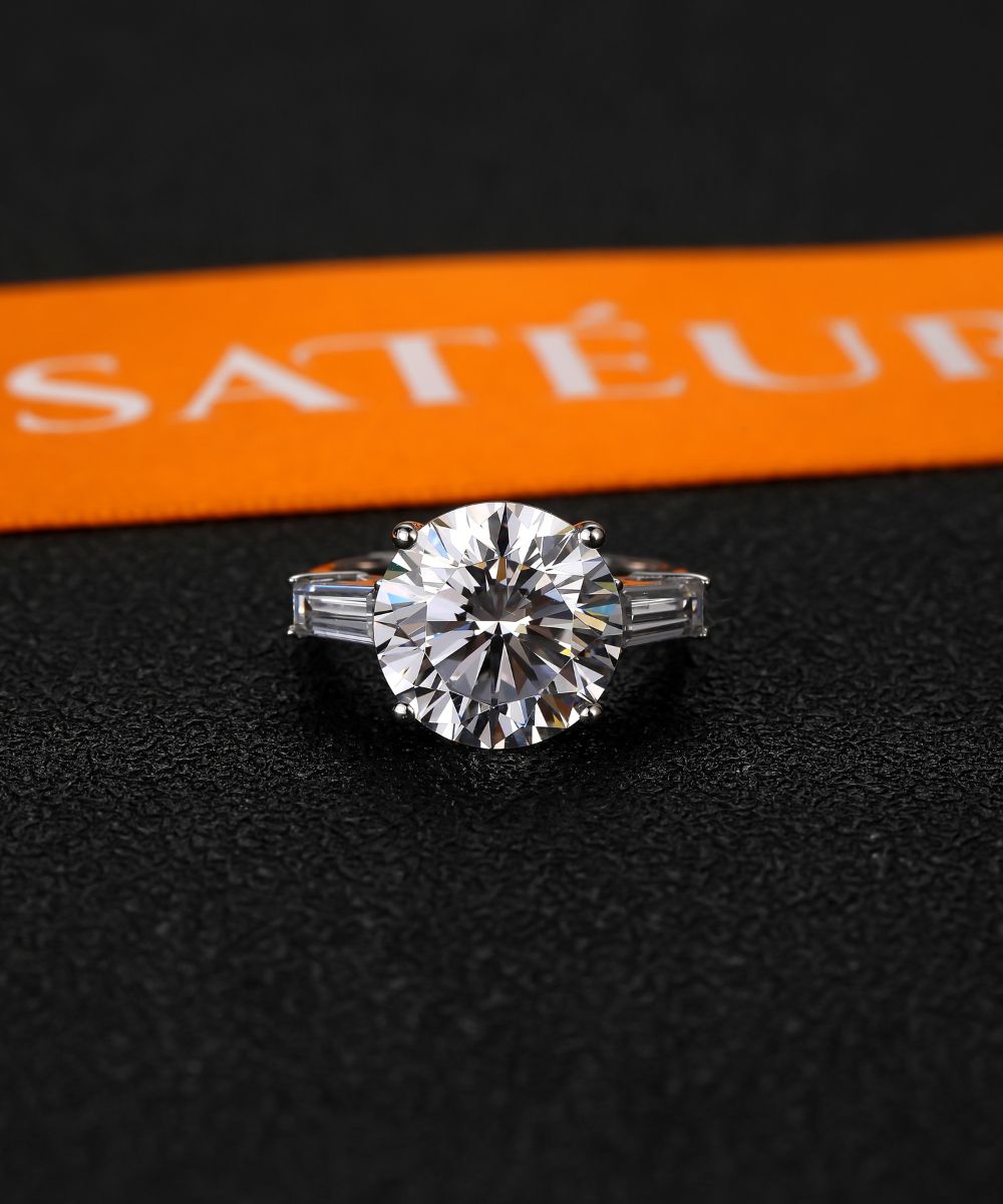 Satéur Le Futur Diamond Ring™, 18K White Gold