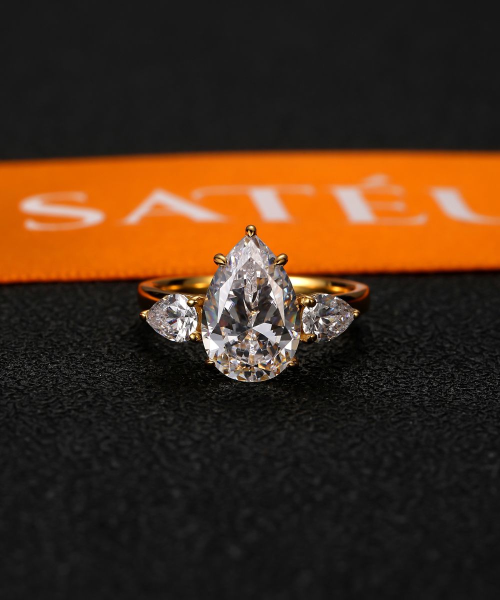 Satéur Renaissance Éclatant Diamond Ring™, 18K White Gold