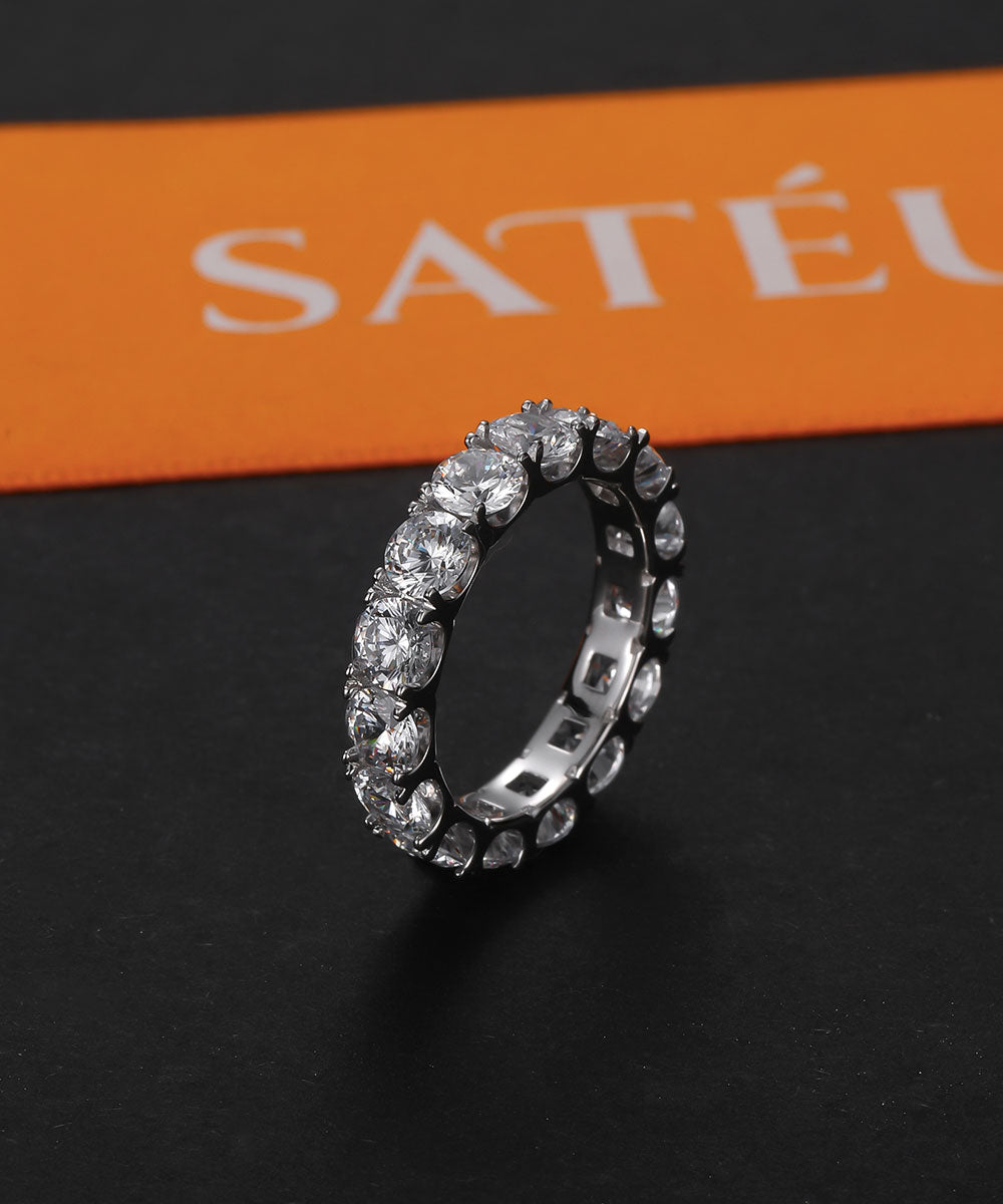 Satéur Tout Autour 1874 Diamond Ring™, or blanc 18 carats, taille ronde