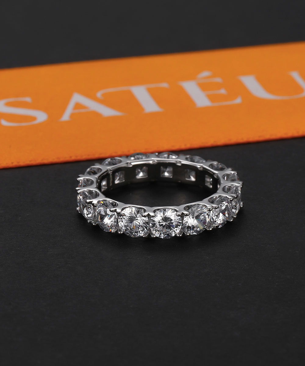 Satéur Tout Autour 1874 鑽戒™,18K 白金,圓形切割