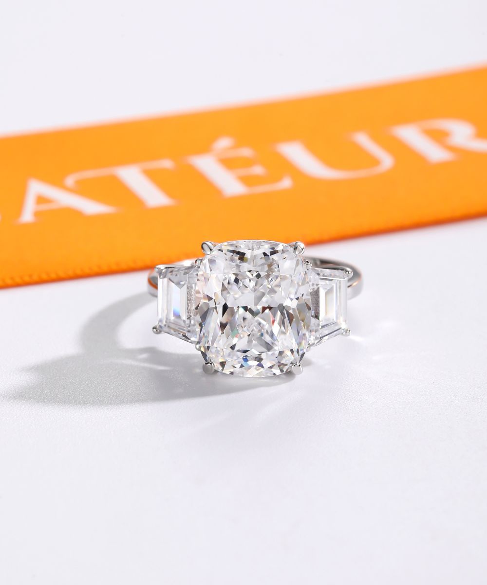 Satéur Le Rêve Diamond Ring™, 18K White Gold