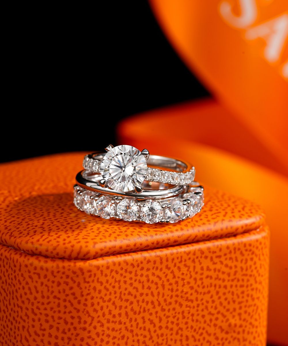 مجموعة جامع الألماس 1874™ من ساتور، ذهب أبيض عيار 18، قطع دائري