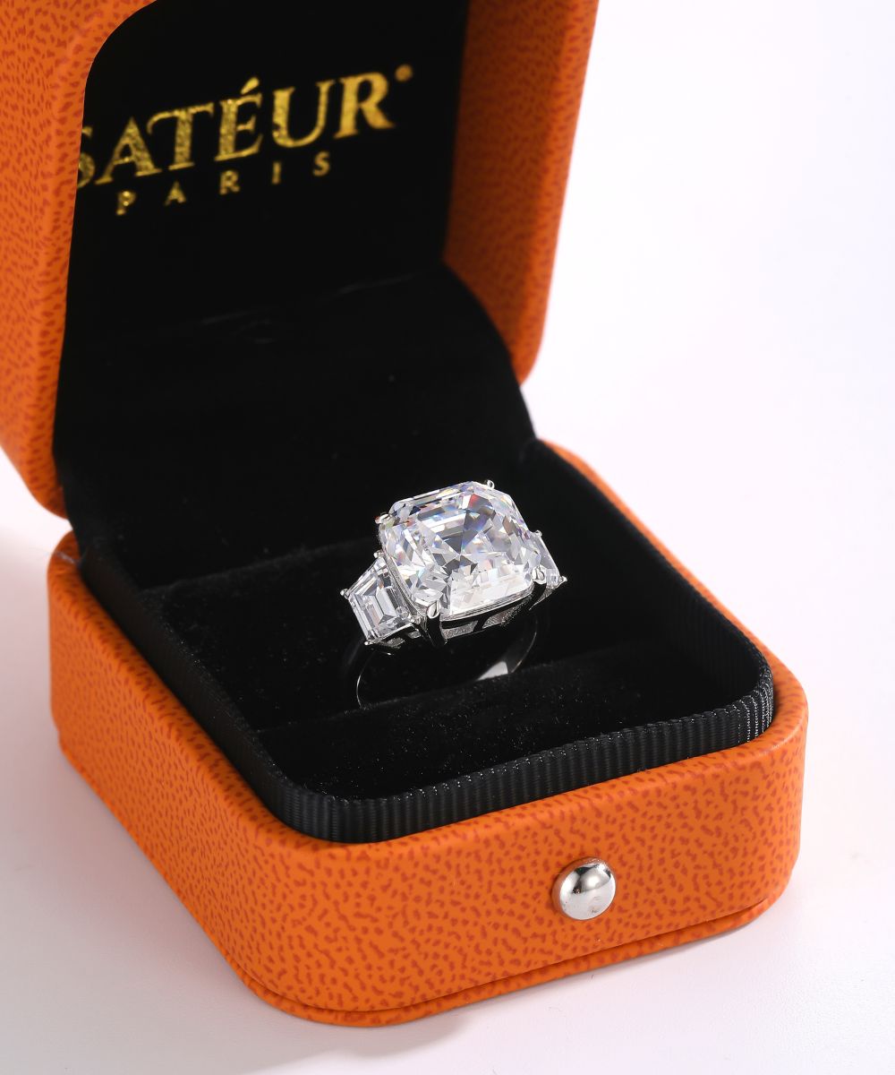 Satéur Le Serti Diamond Ring™, 18K White Gold