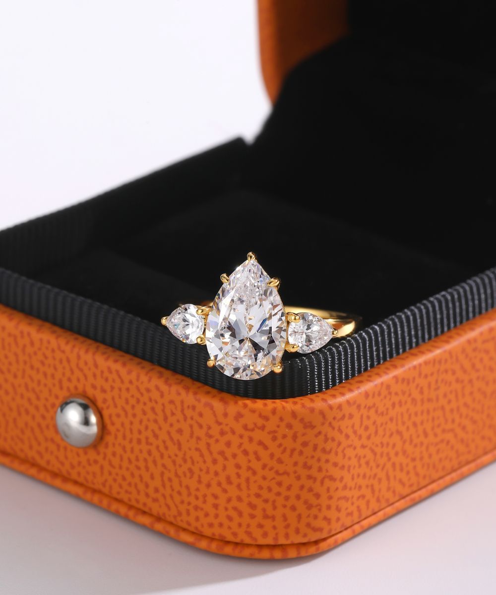 Satéur Renaissance Éclatant Diamond Ring™, 18K White Gold