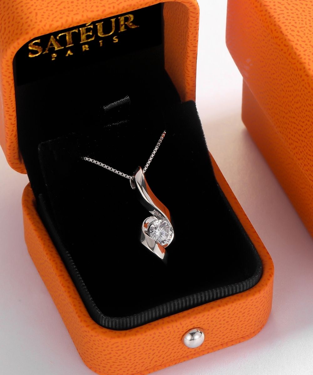 Satéur Emmêlé Diamond Necklace™, 18K White Gold