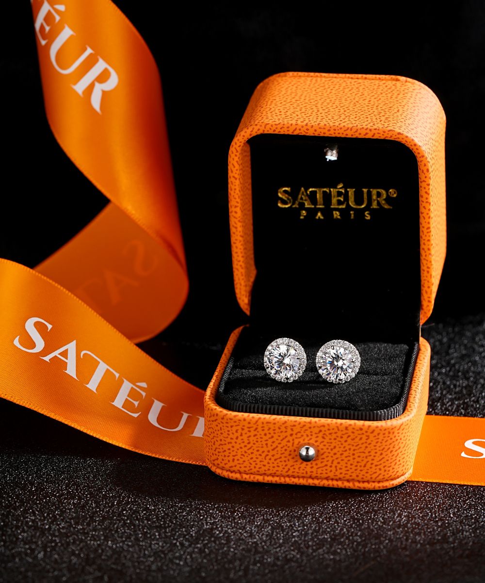 Satéur Belle Dame 鑽石耳環™,18K 白金,圓形切割