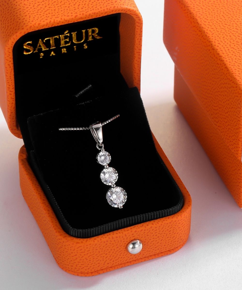 Satéur Trinité Diamond Necklace™, 18K White Gold