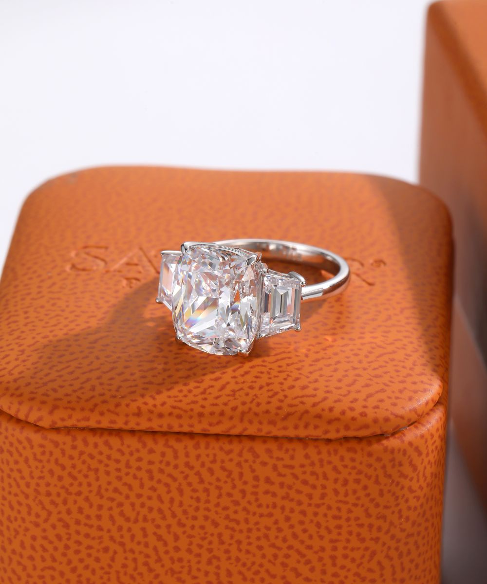 Satéur Le Rêve Diamond Ring™, 18K White Gold