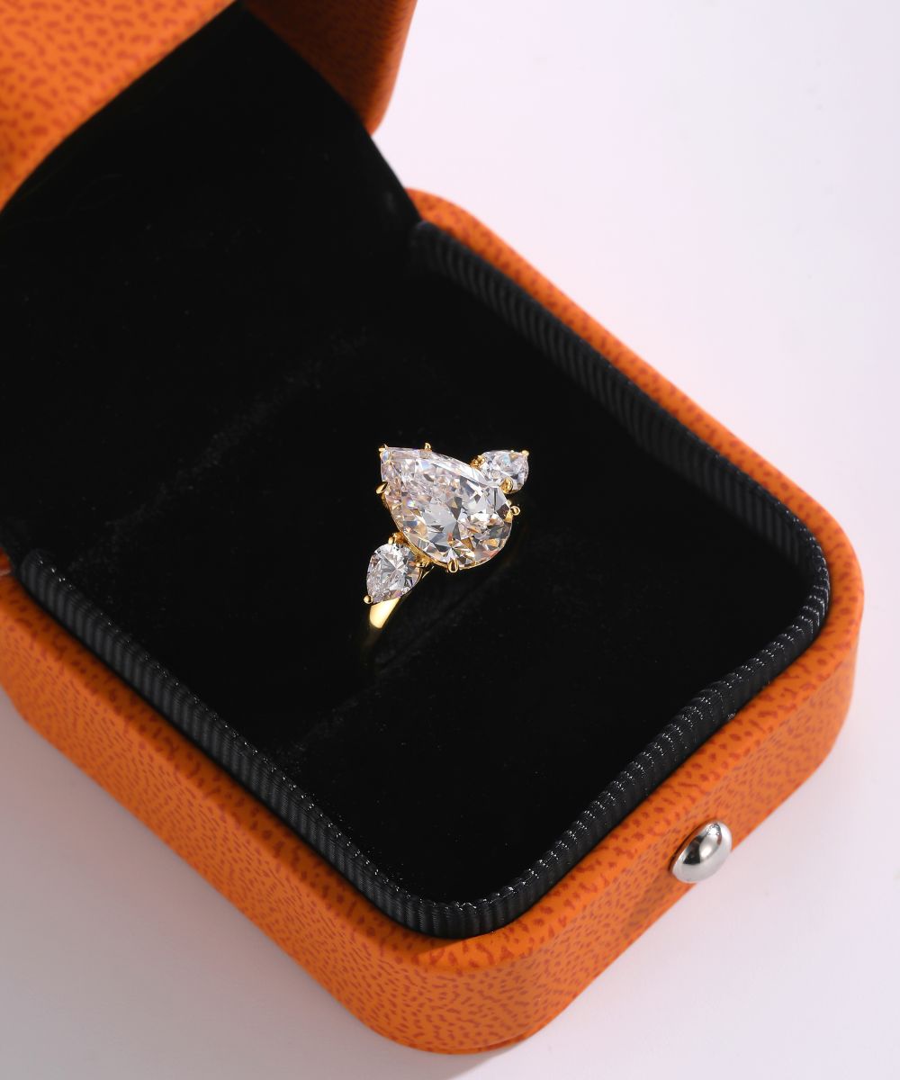 Satéur Renaissance Éclatant Diamond Ring™, 18K White Gold