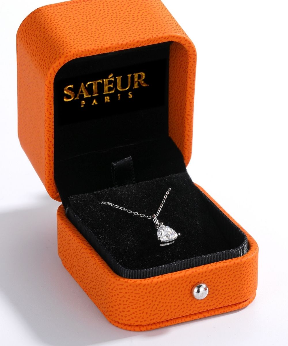 Satéur Pyramide Diamond Necklace™, 18K White Gold