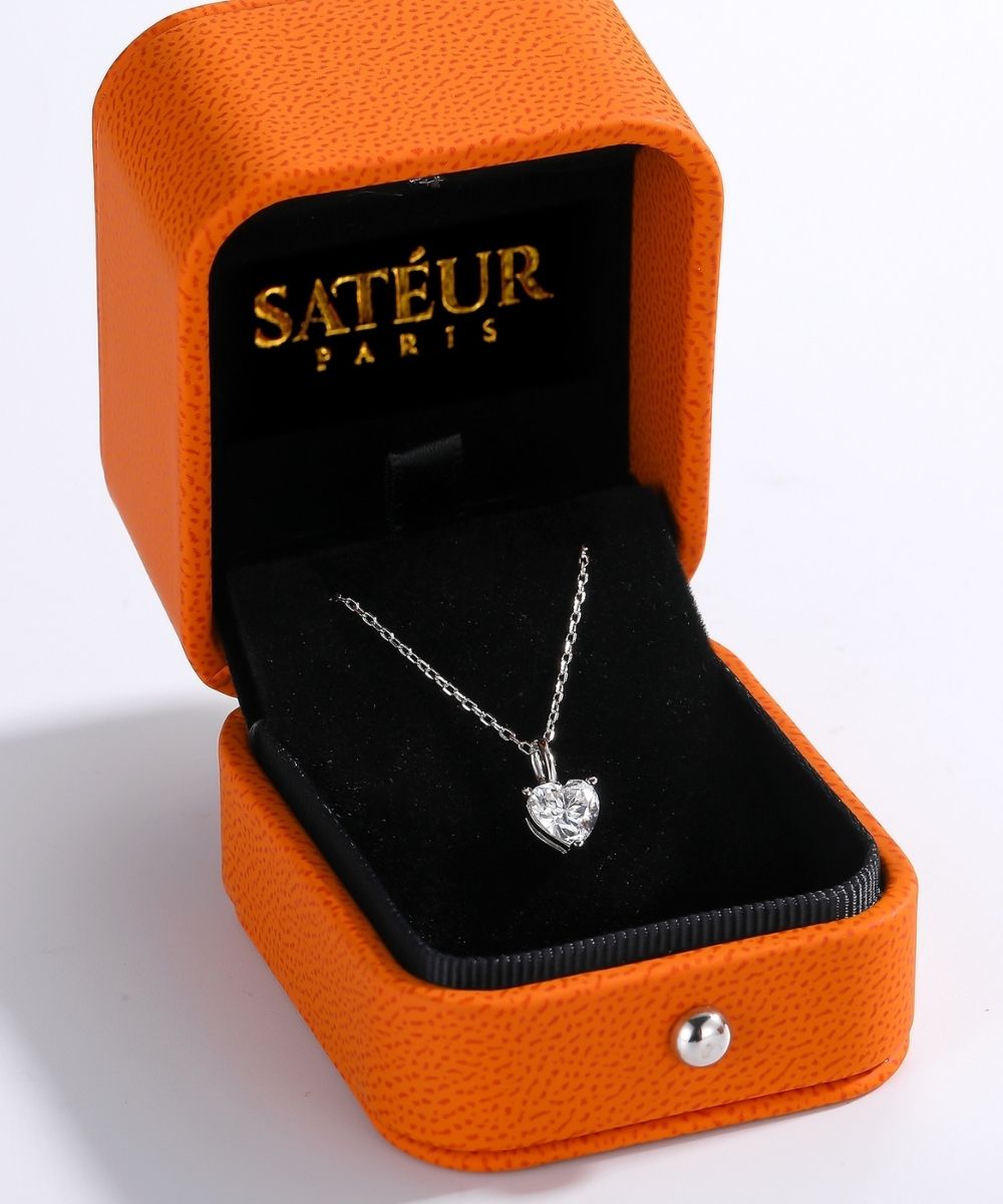 Satéur T'aimer Diamond Necklace™, 18K White Gold