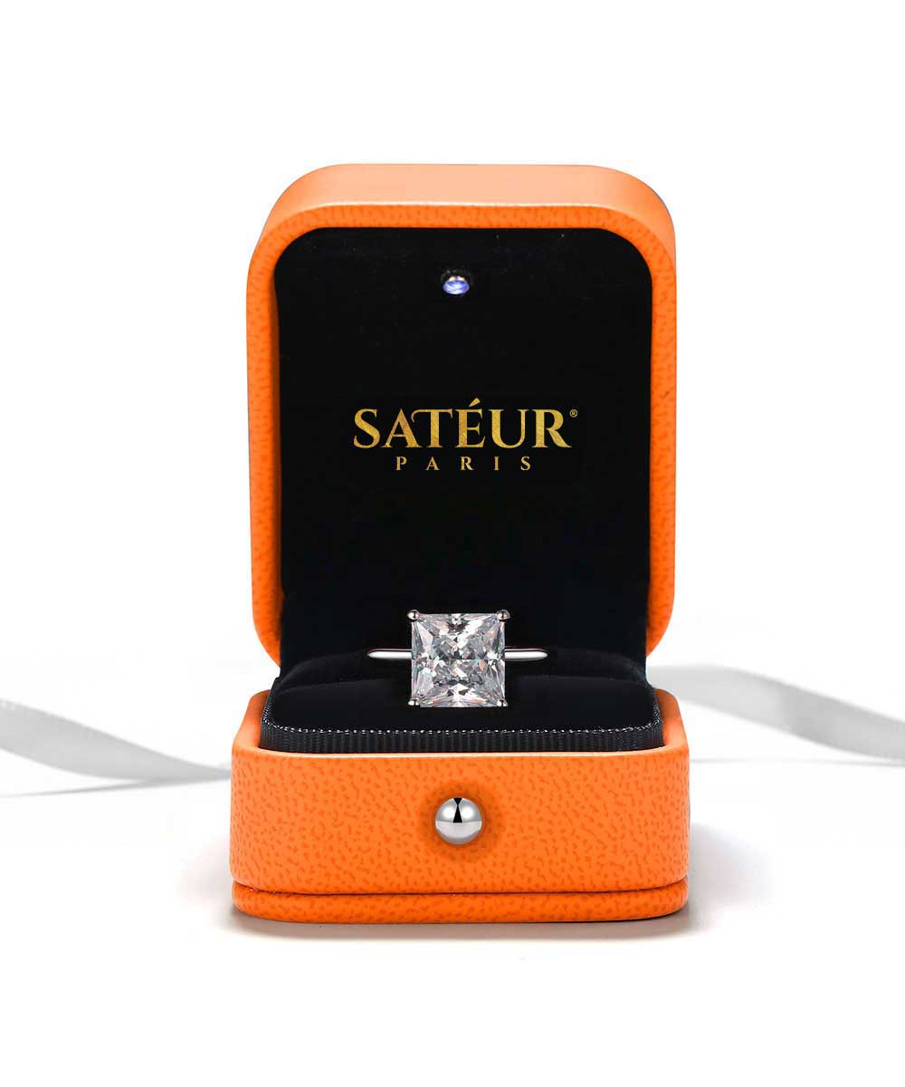 Satéur Adélaïde Diamond Ring™, 18K White Gold