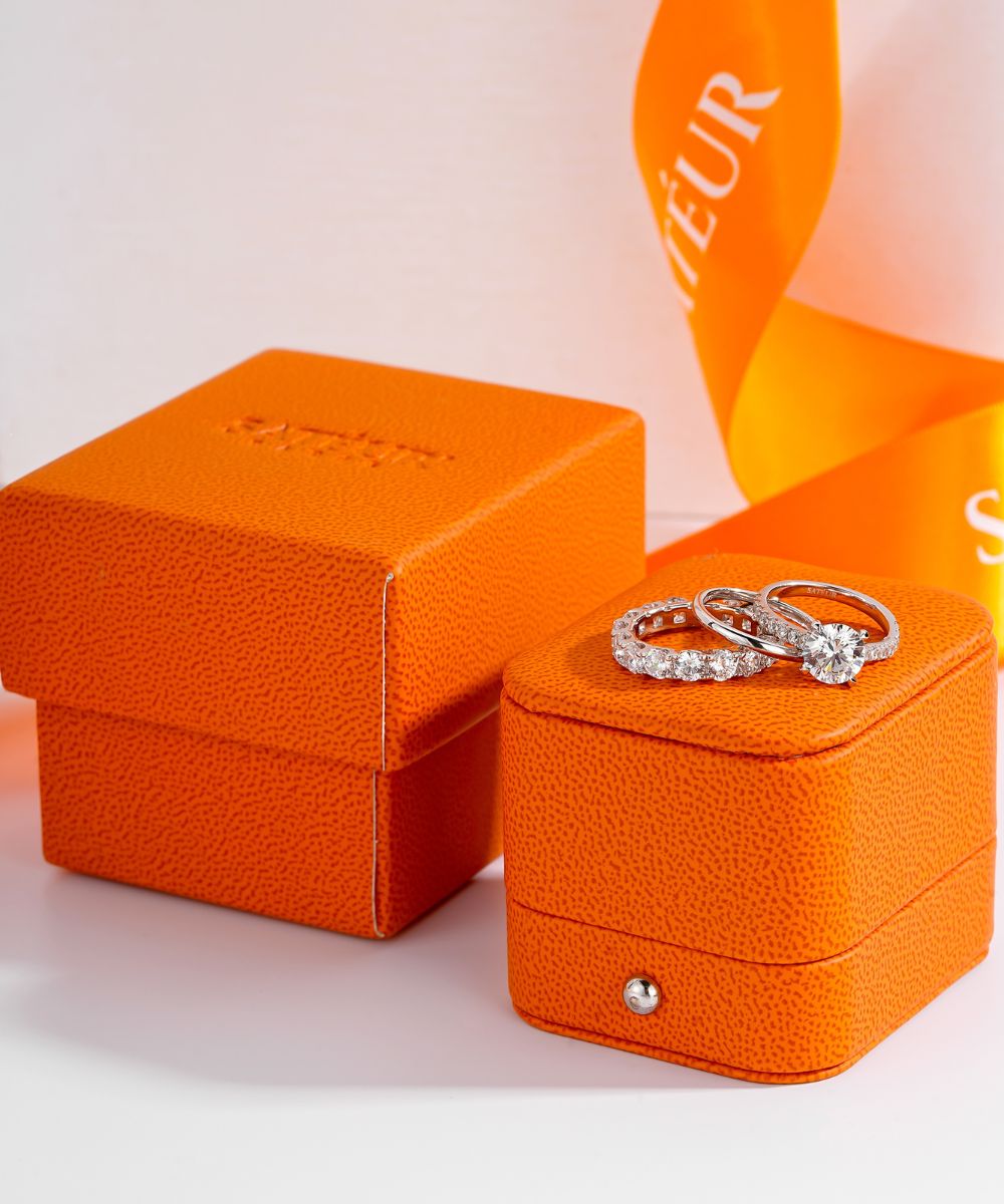 مجموعة جامع الألماس 1874™ من ساتور، ذهب أبيض عيار 18، قطع دائري