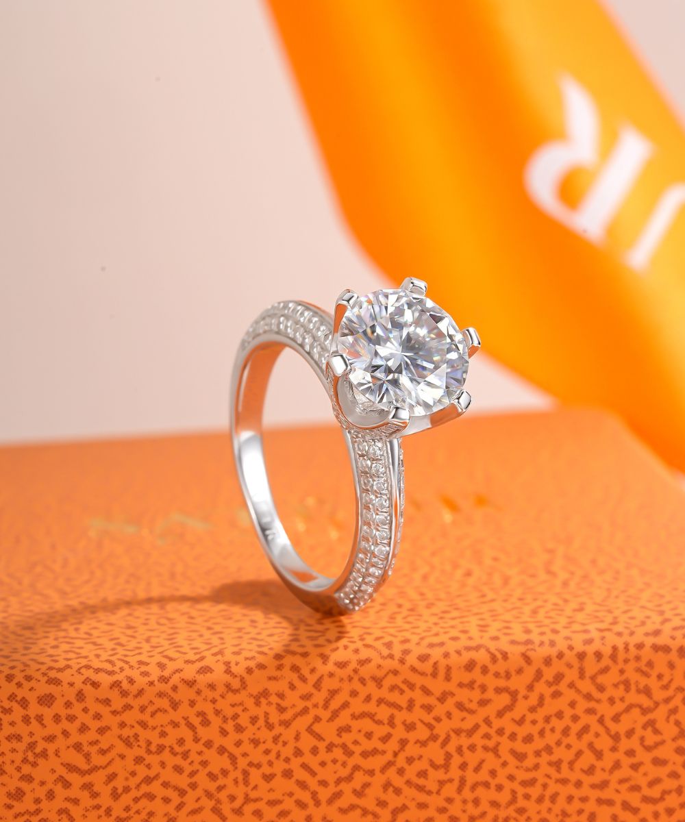 Anel de Diamantes Satéur Royale™, Ouro Branco 18K, Corte Redondo