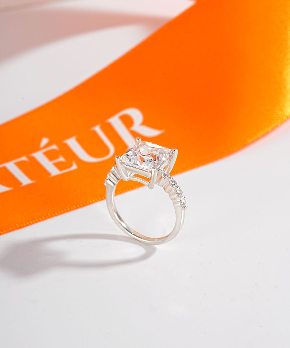 Satéur Lumière Ciselée Diamond Ring™, 18K White Gold