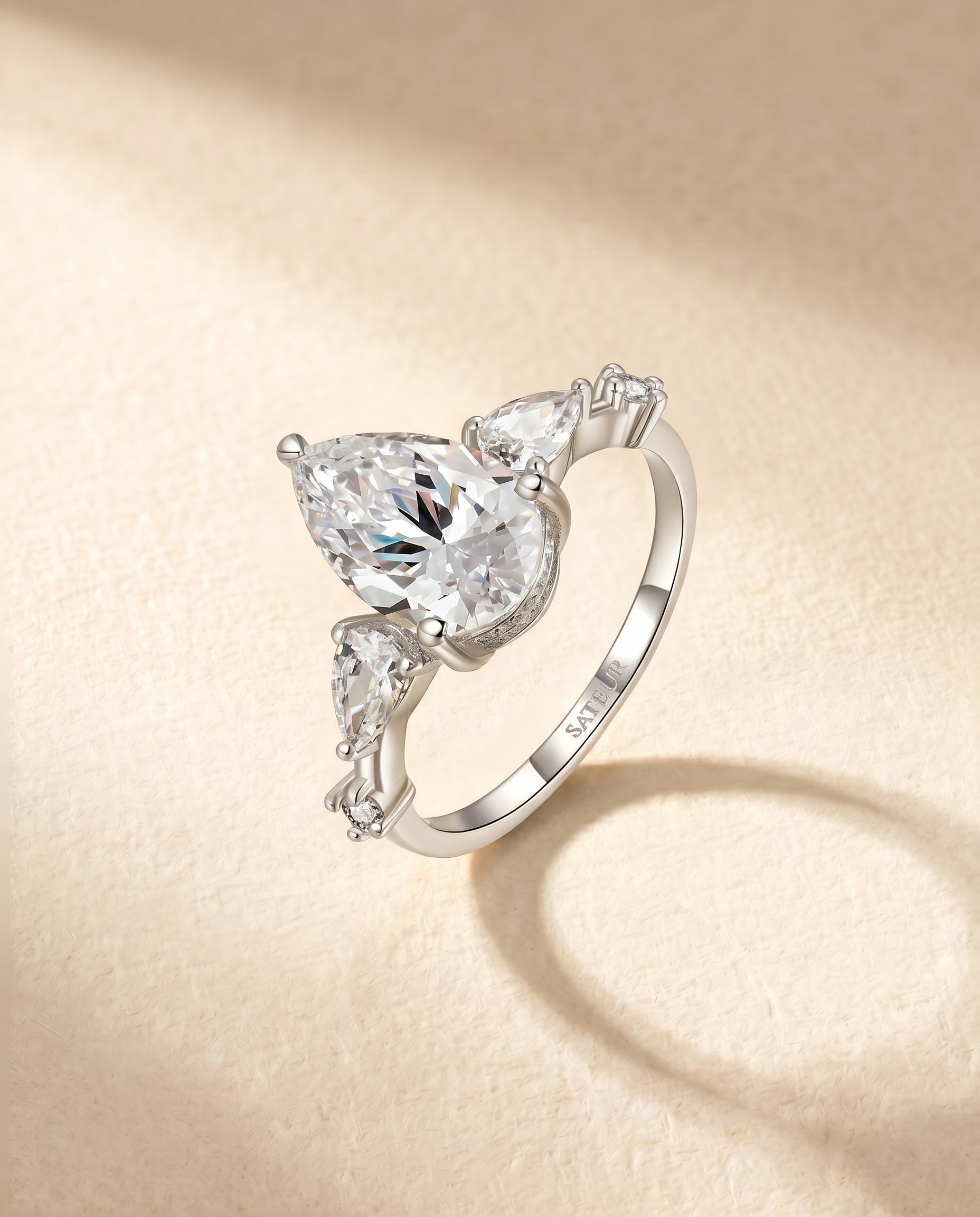 Satéur Lumière Larme Ring™