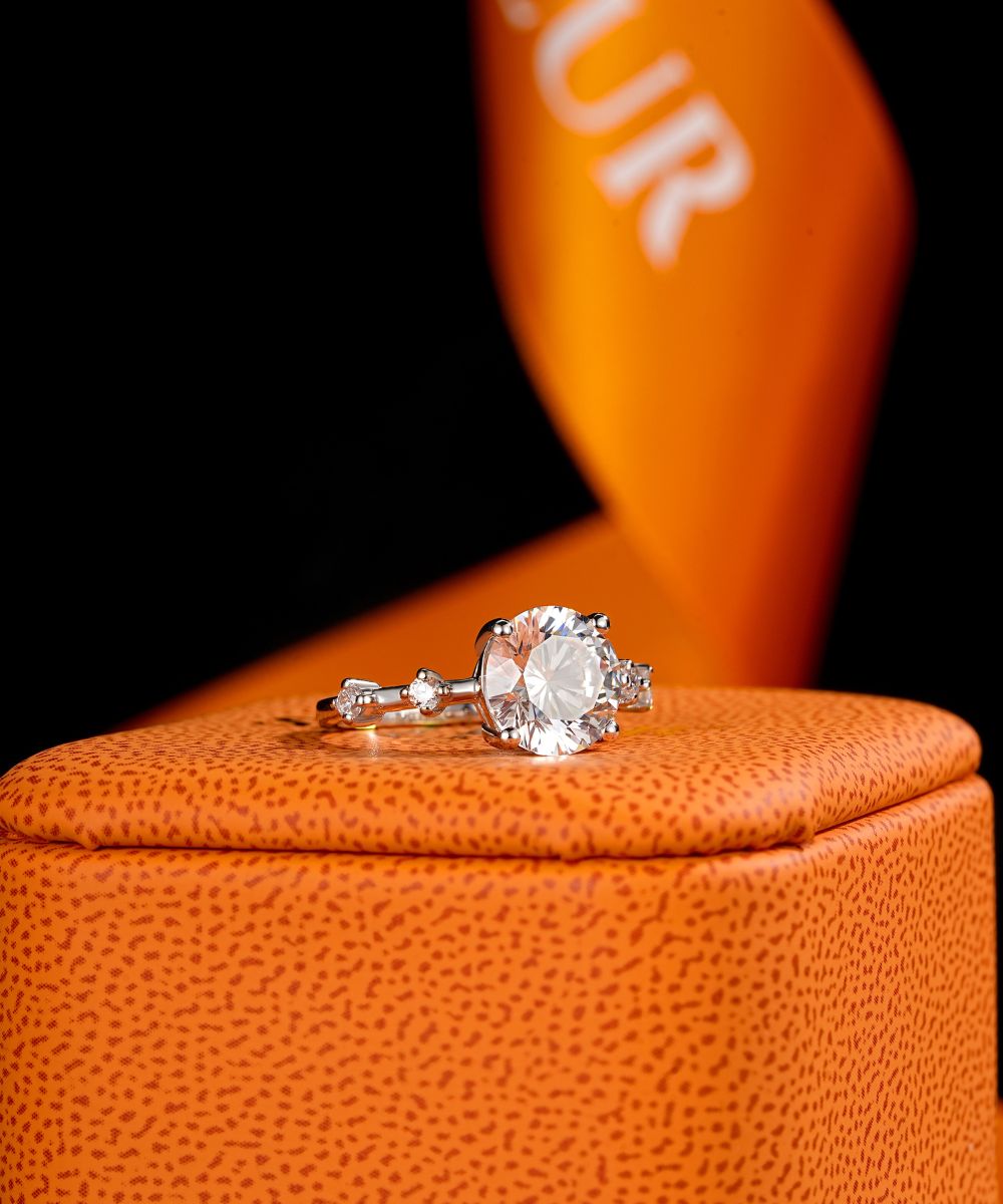 Satéur Lumière Classique Diamond Ring™, 18K White Gold