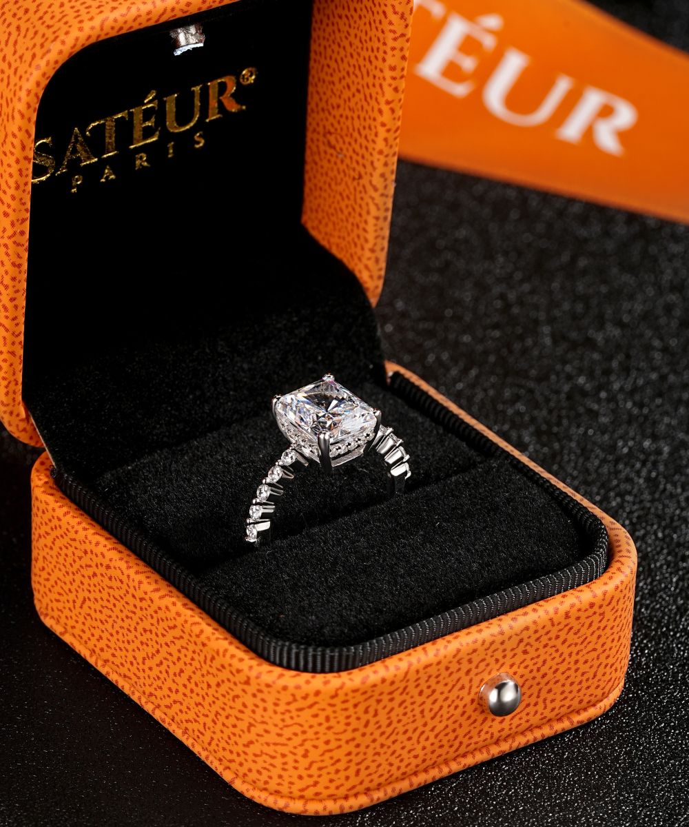 Satéur Lumière Majesté Diamond Ring™, 18K White Gold