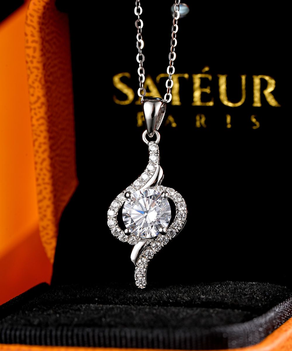Satéur Élan Diamond Necklace™, 18K White Gold
