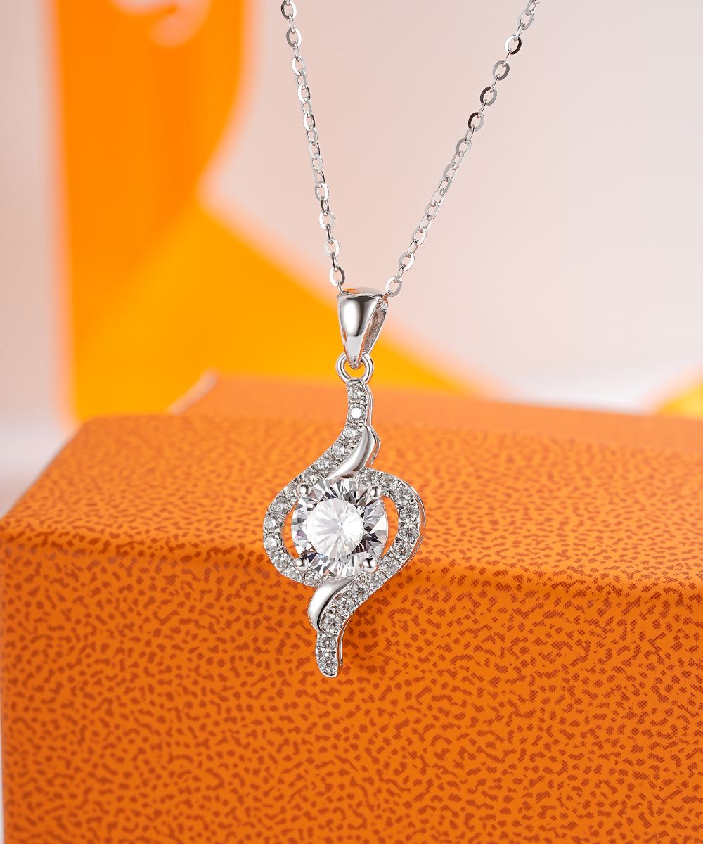 Satéur Élan Diamond Necklace™, 18K White Gold