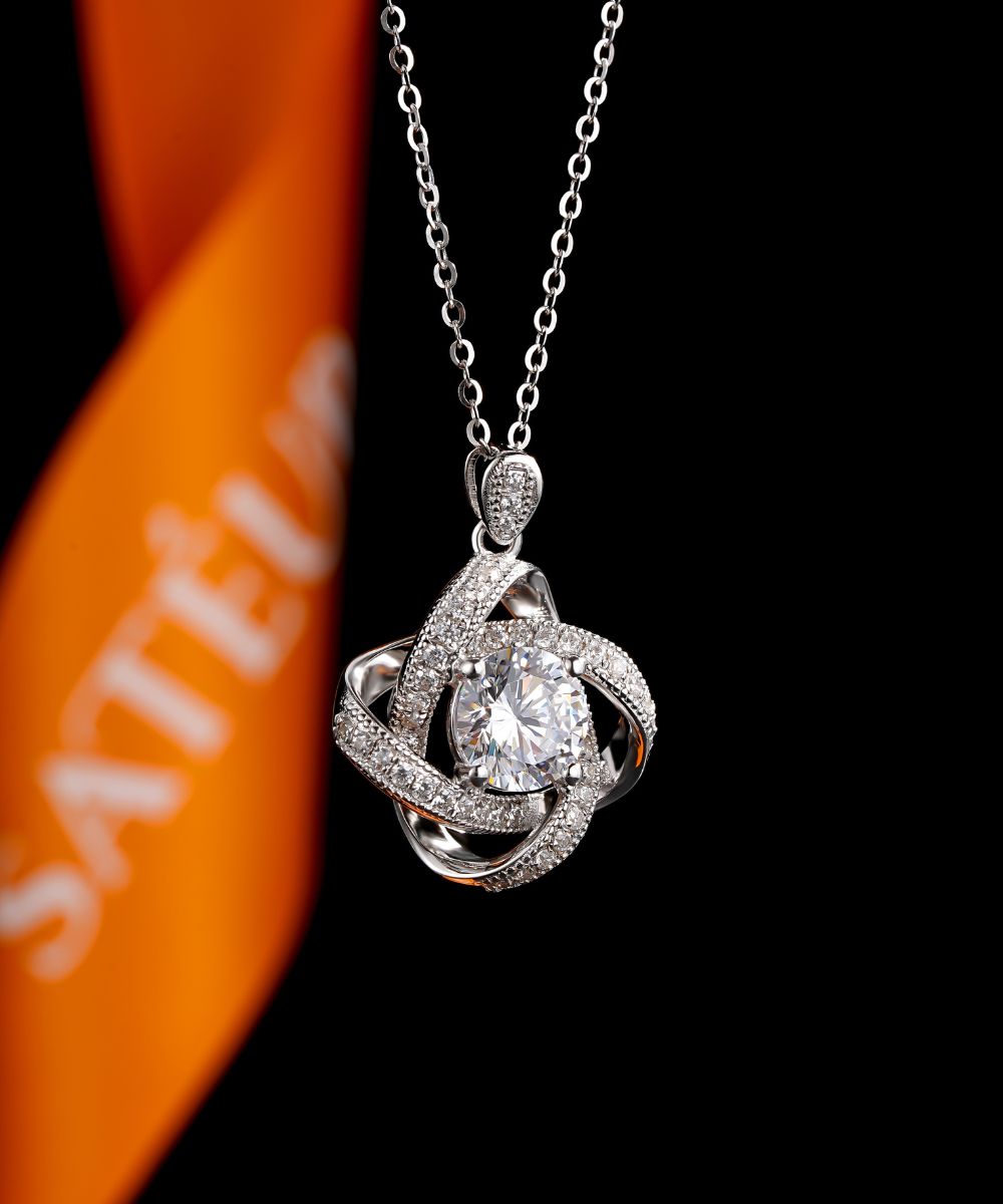 Satéur Galaxie Diamond Necklace™, 18K White Gold