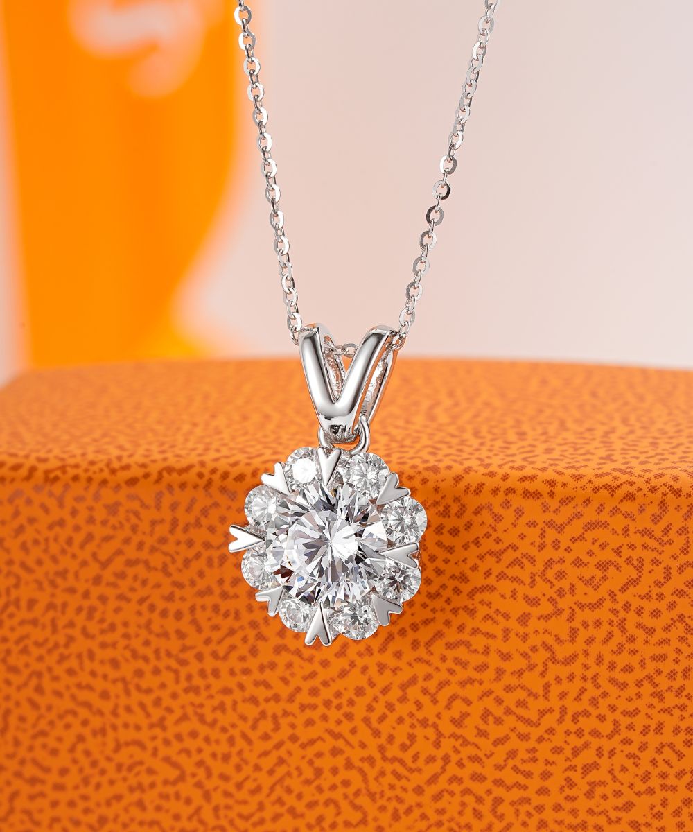 Satéur Floraison Diamond Necklace™, 18K White Gold