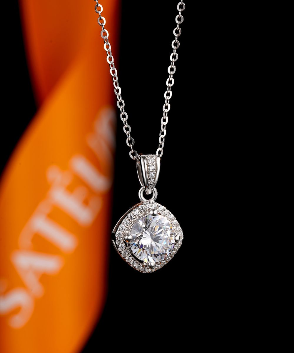 Satéur Aura Diamond Necklace™, 18K White Gold