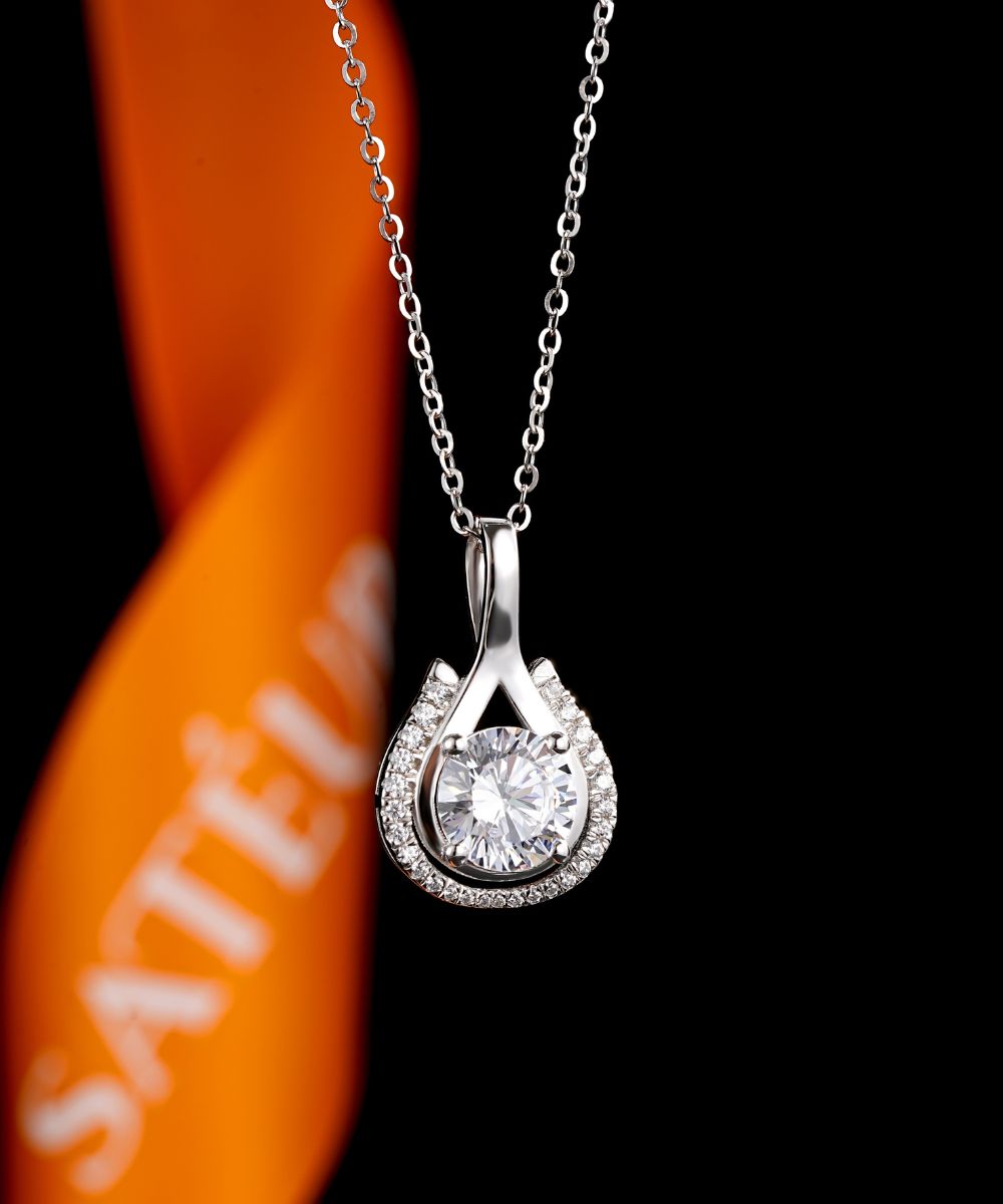 Satéur Pleureur Diamond Necklace™, 18K White Gold