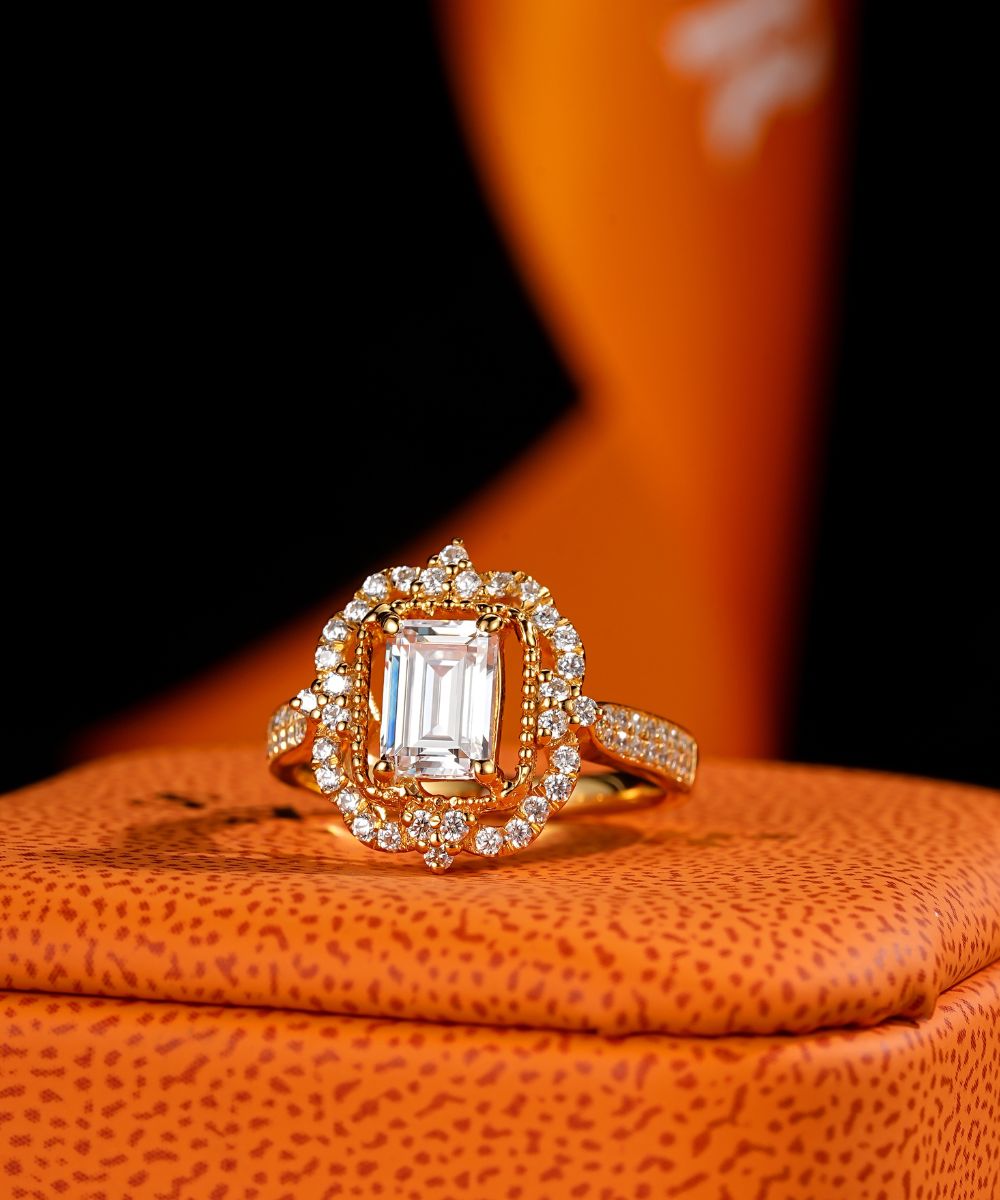 Satéur Rétro Aurous Gold Éclat Diamond Ring™, 18K Gold