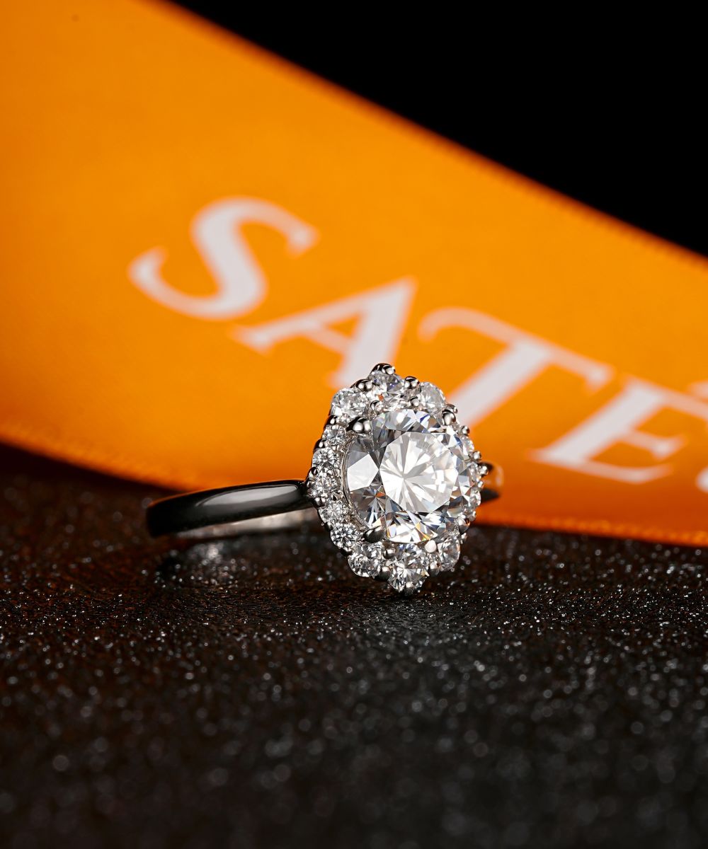 Satéur Rétro Rondeur Diamond Ring™, 18K White Gold