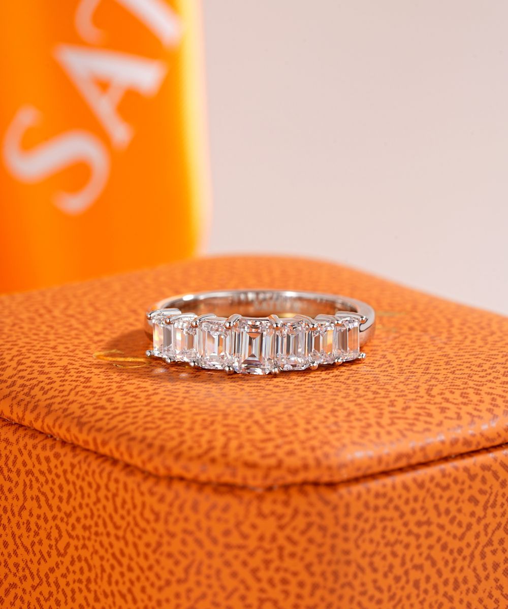 Satéur Sept Étoiles Diamond Ring™, 18K White Gold