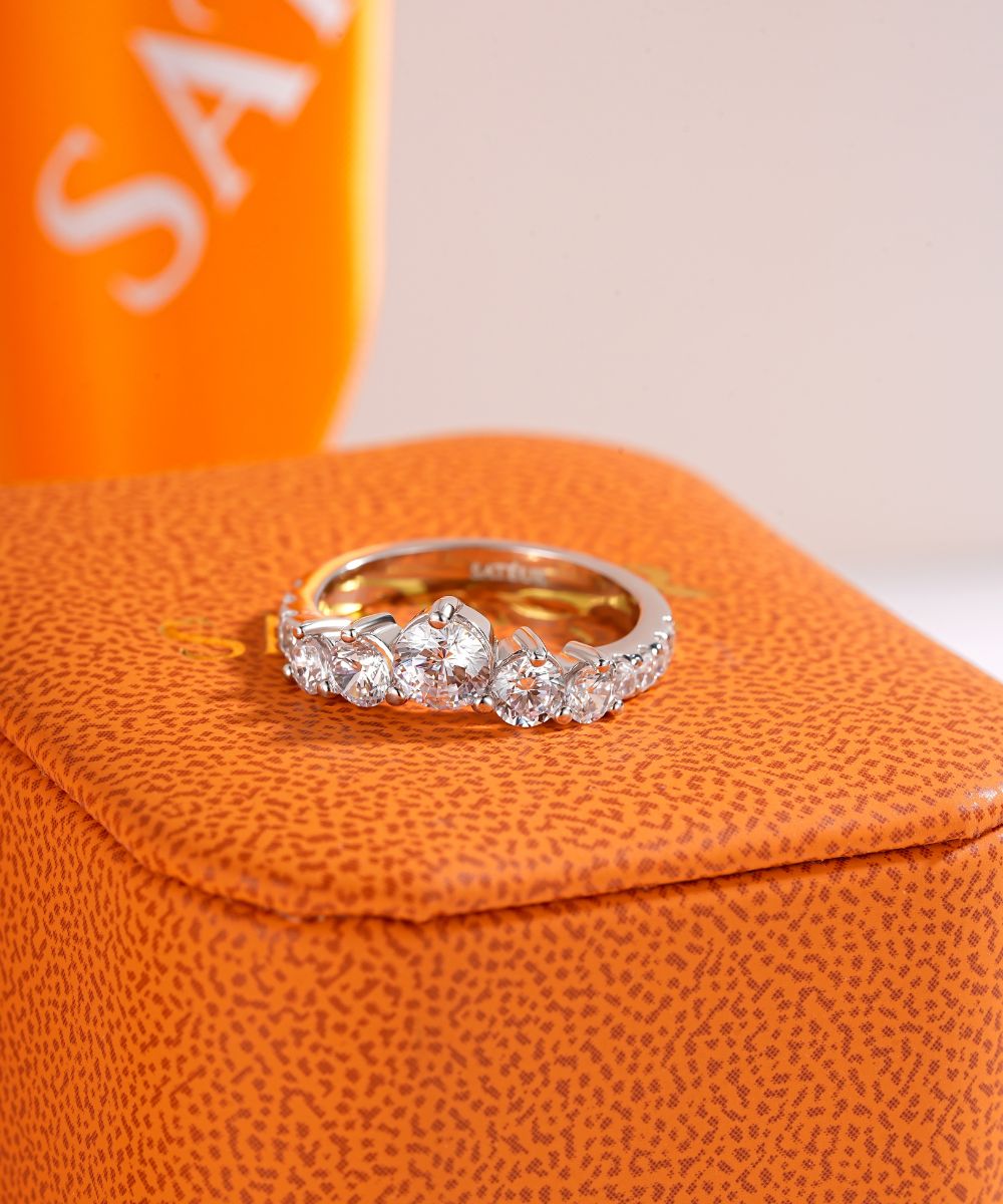 Satéur Astres Diamond Ring™, 18K White Gold