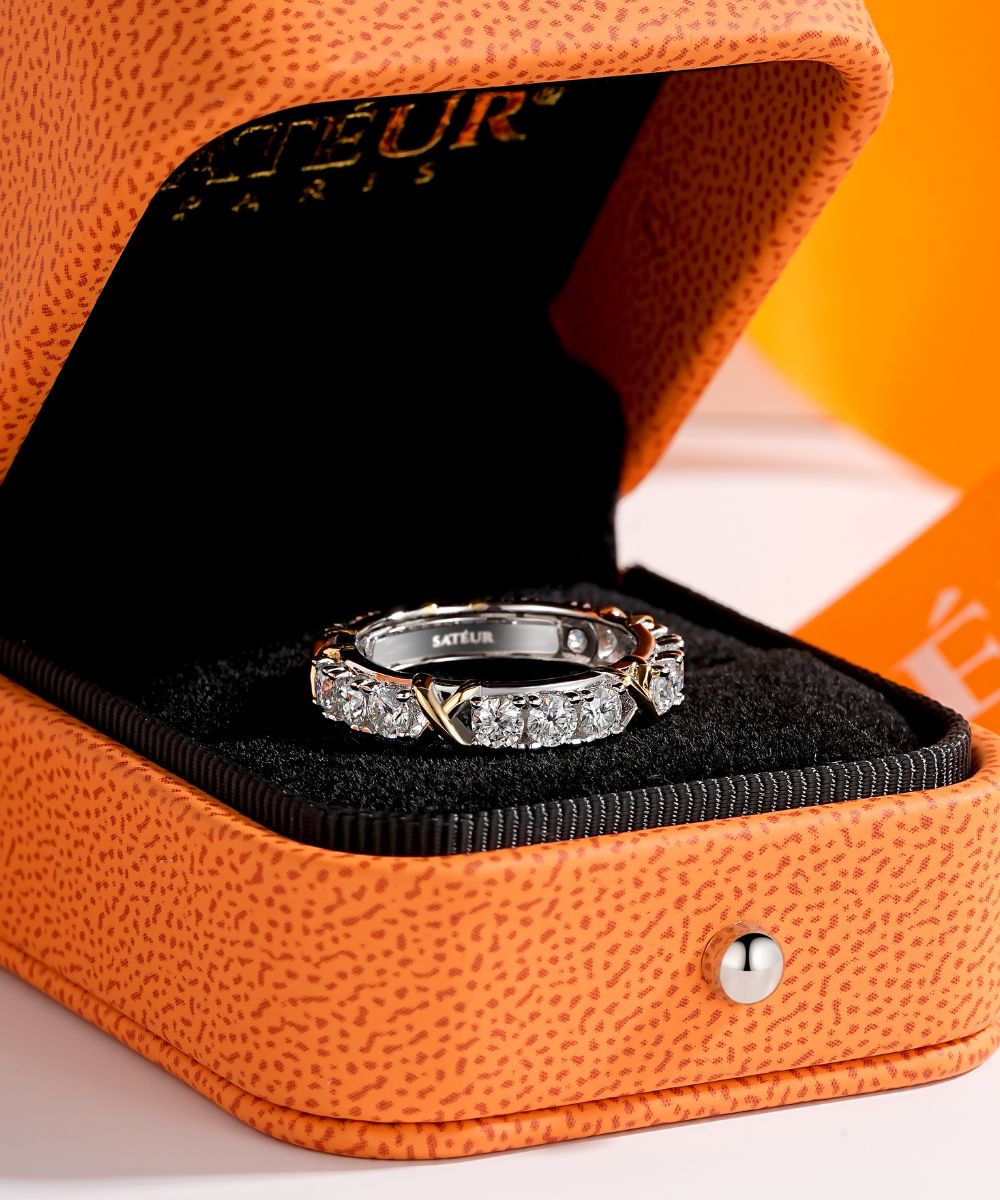 Satéur Triomphe Diamond Ring™, 18K White Gold, Round Cut