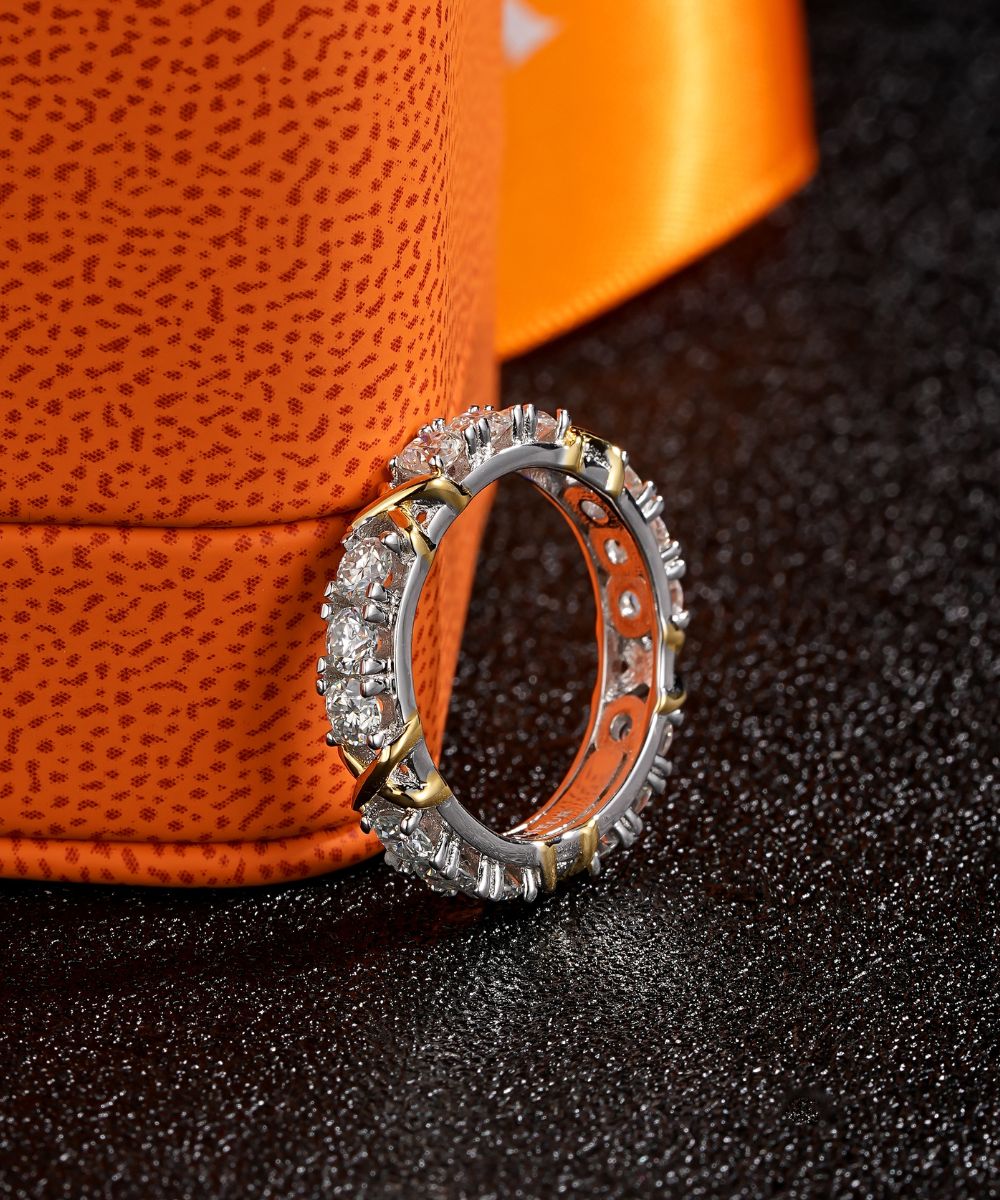 Satéur Triomphe Diamond Ring™, 18K White Gold, Round Cut