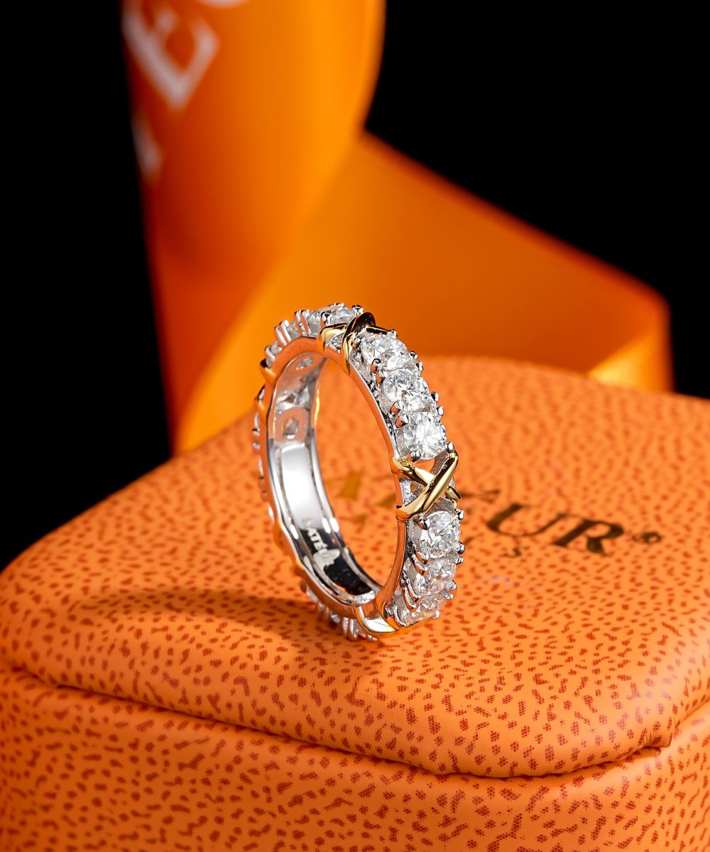 Satéur Triomphe Diamond Ring™, 18K White Gold, Round Cut