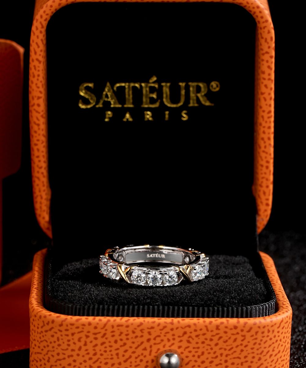 Satéur Triomphe Diamond Ring™, 18K White Gold, Round Cut