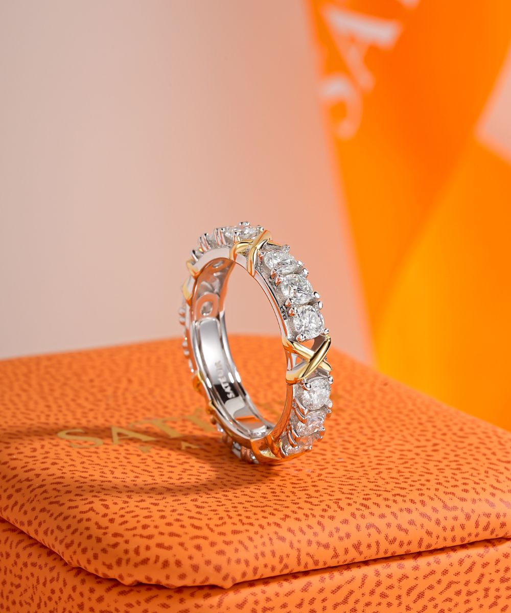 Satéur Triomphe Diamond Ring™, 18K White Gold, Round Cut